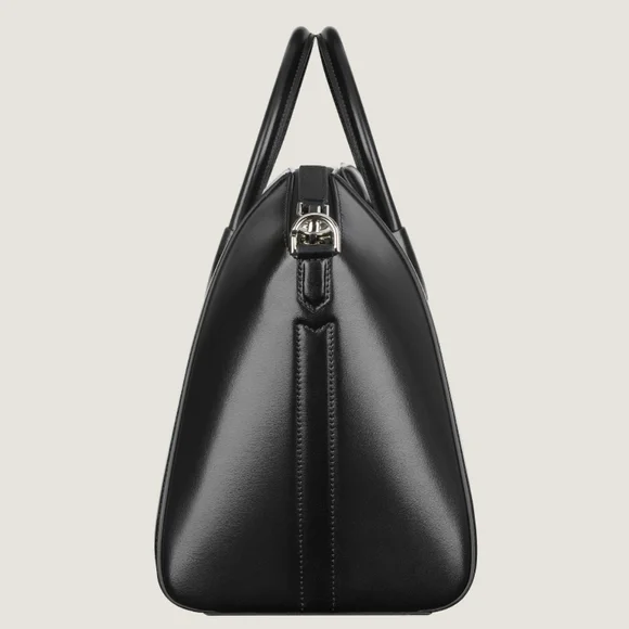 GIVENCHY Medium Antigona Shoulder Bag - Picture 2 of 13